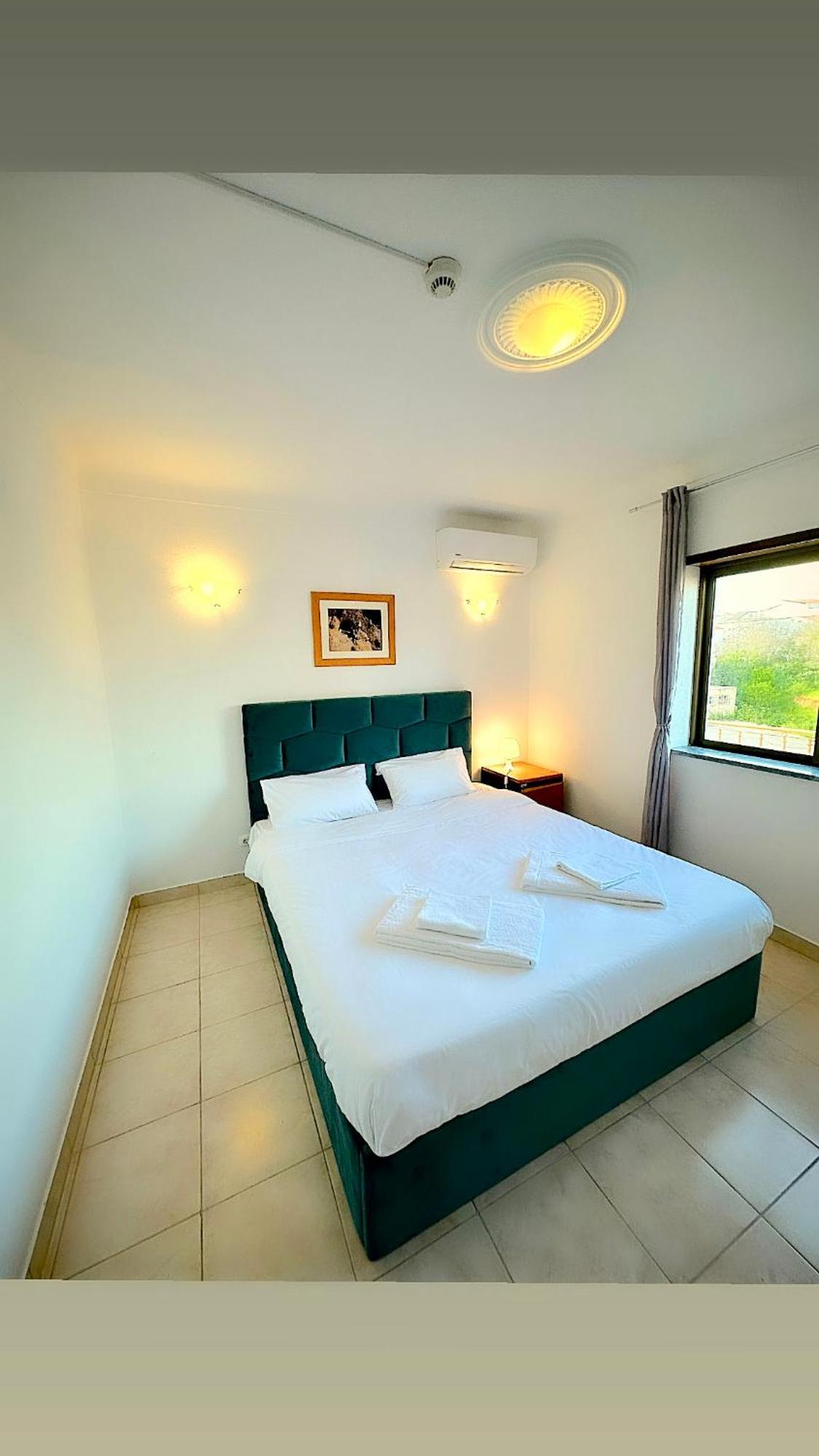 Portimao Central Holiday Hostel ,Algarve Exterior foto
